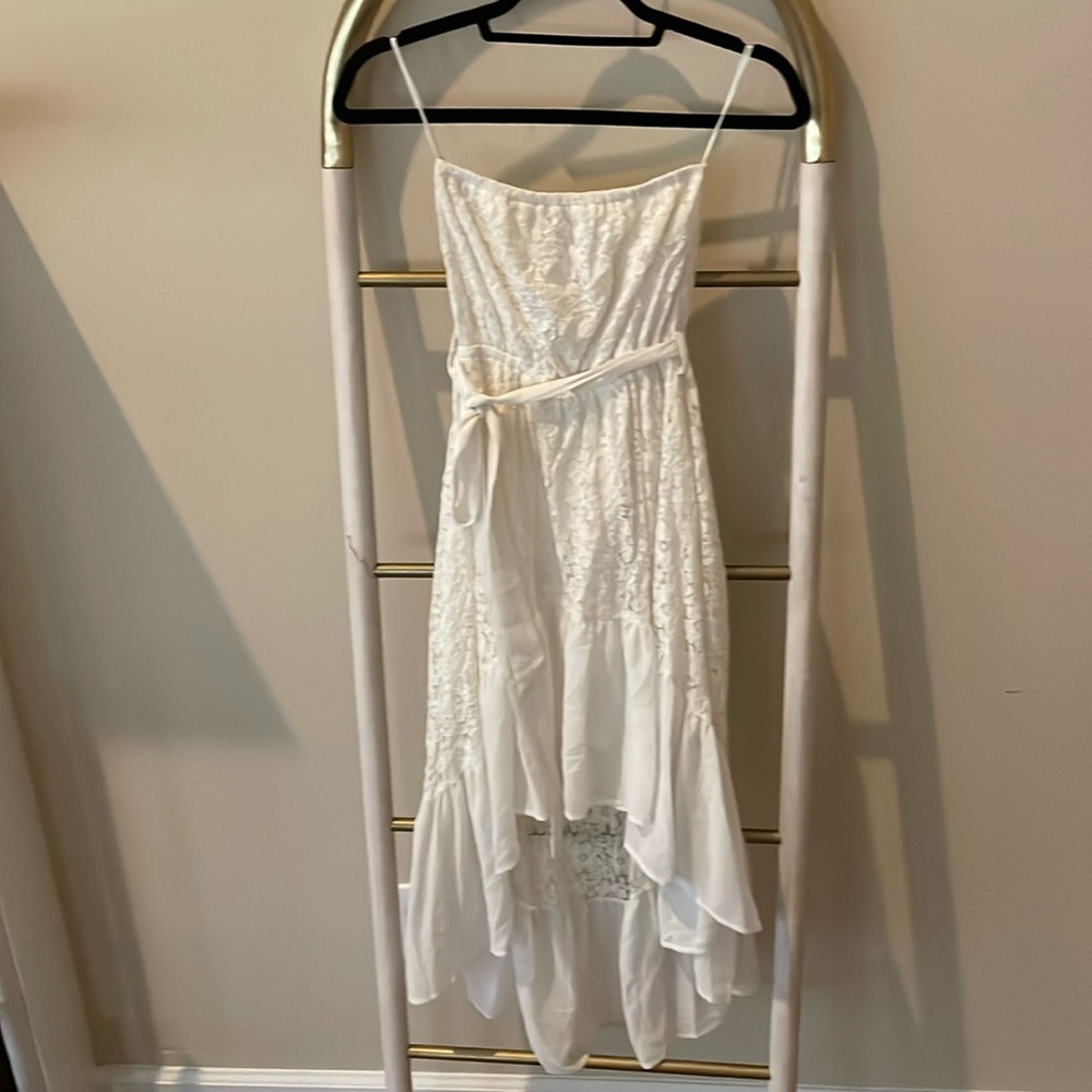 White floral pattern - High Low Women’s Dress - Lulus -  Size Small